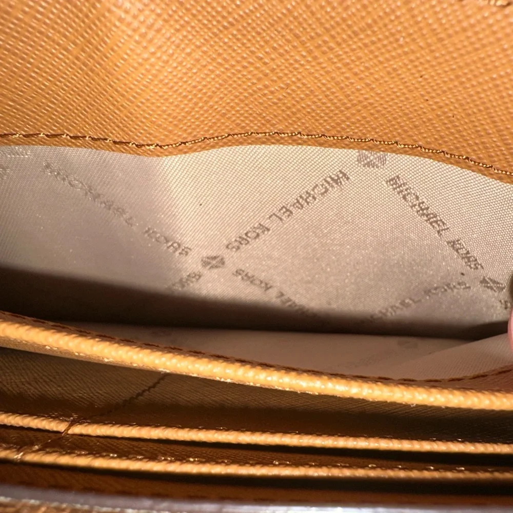 Michael Kors Fulton Carryall Wallet - Picture 6 of 11